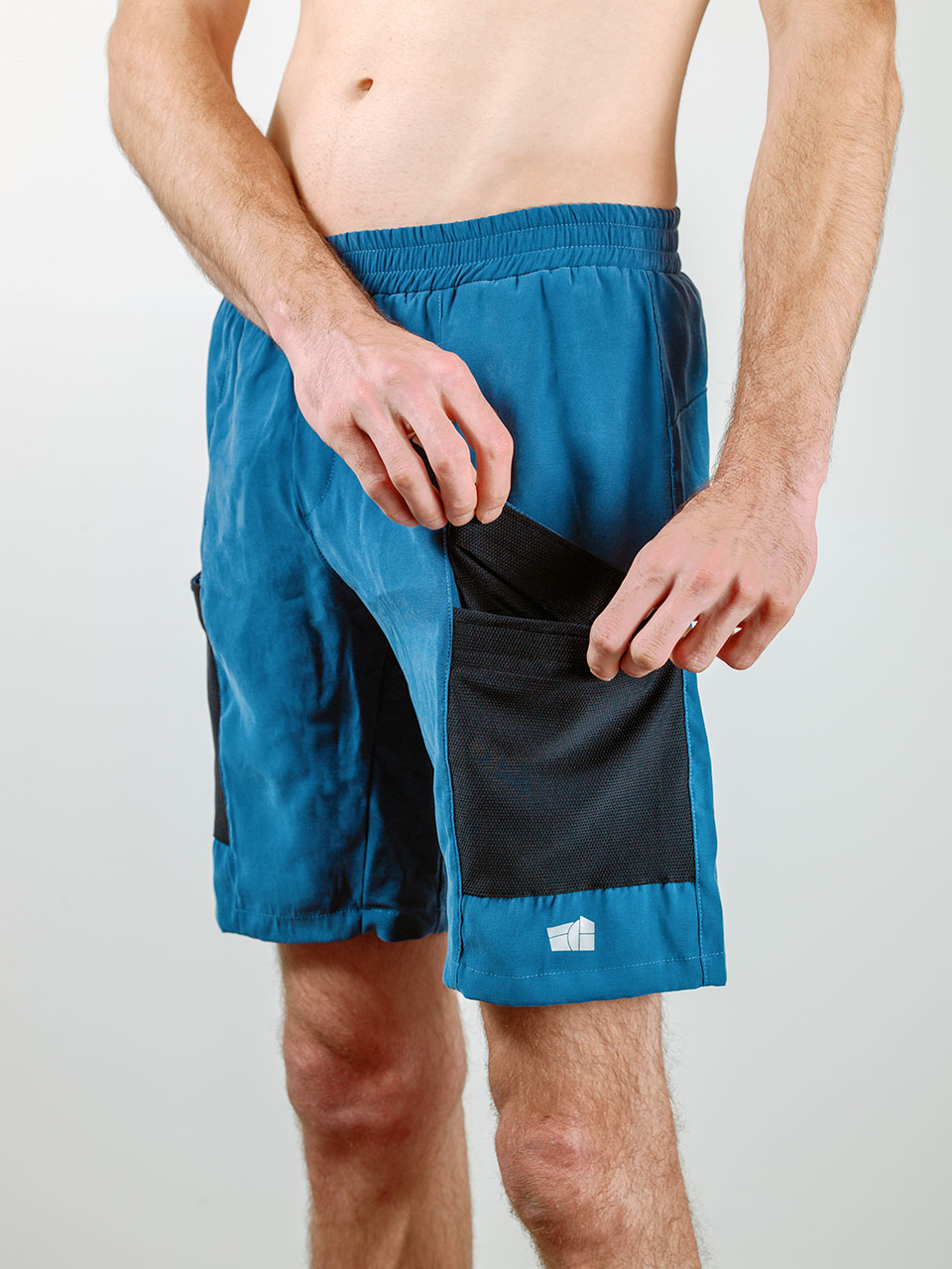 ÉCH Apparel - Climbing shorts for men with chalk insert
